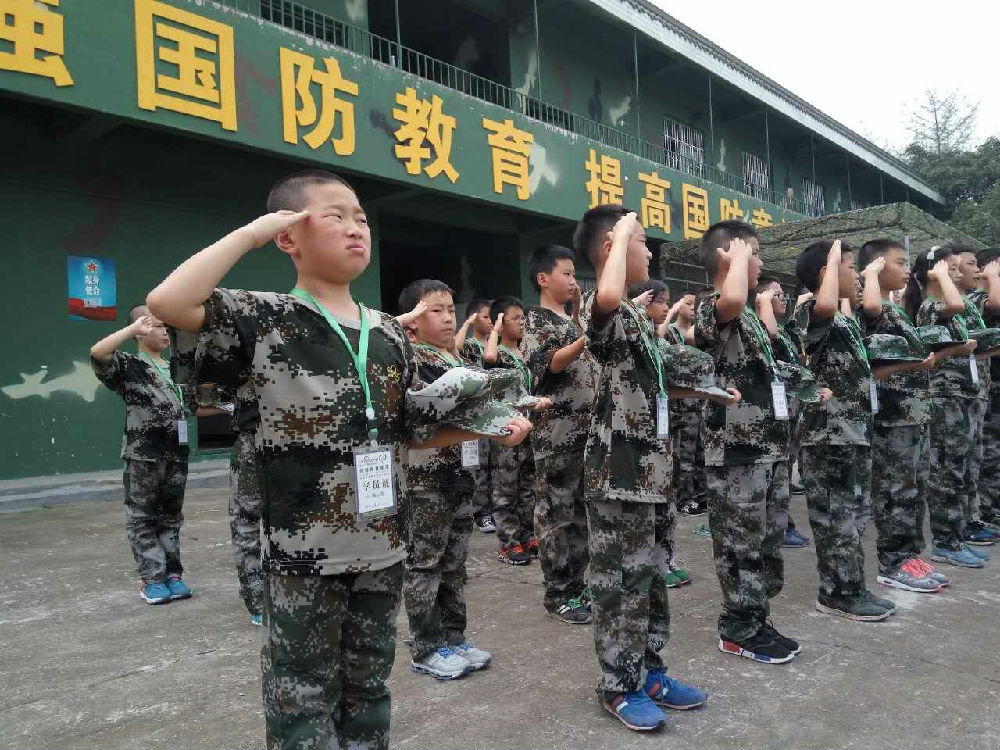 北京军事夏令营告诉你小孩独立自主能力差怎么办