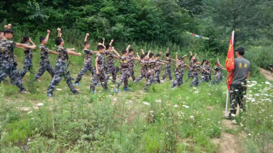 北京军事夏令营活动教孩子学会自立